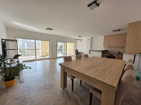 Prodaja, dvosoban stan, 120m², Budva, Crna Gora