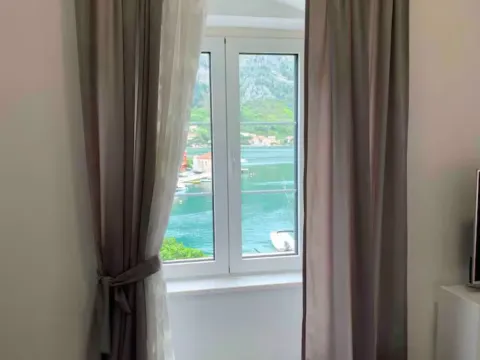 Sale, one bedroom apartment, 42m², Stari Grad Kotor, Kotor - image 2