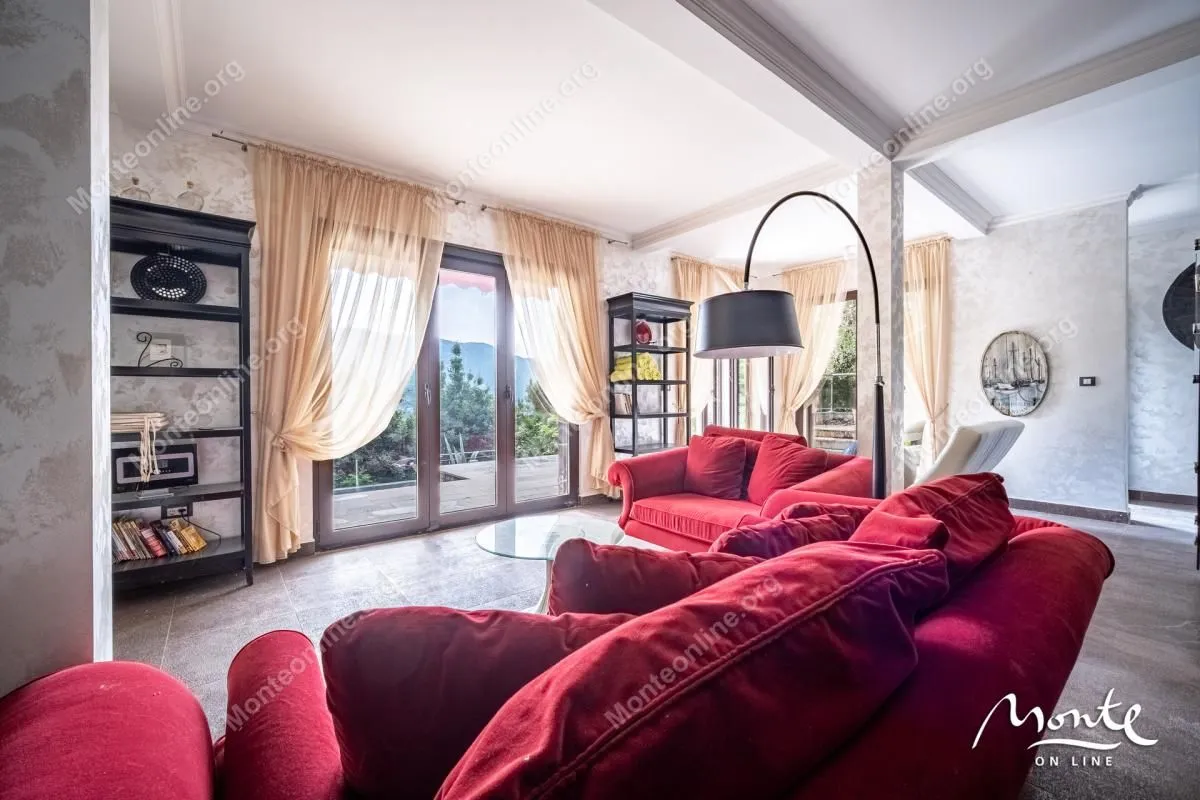 Prodaja, kuća, 188m², Sasovići, Herceg Novi