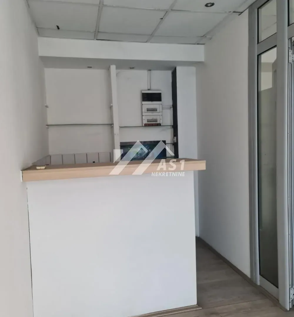 Rent, office space, 86m², Rotkvarija, Novi Sad Sve Podlokacije