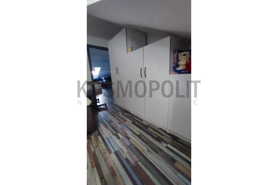 Prodaja, trosoban stan, 82m², Mladost, Pančevo