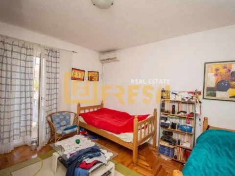 Prodaja, kuća, 356m², Murtovina, Podgorica - image 11