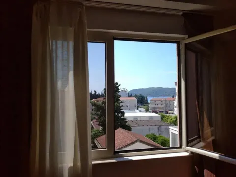 Rent, one bedroom apartment, 55m², Budva, Crna Gora - image 6