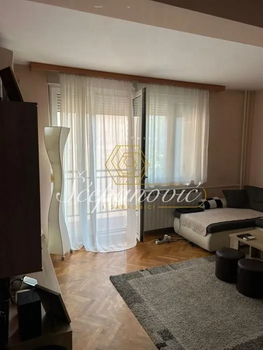Izdavanje, stan, 62m², Grbavica, Novi Sad Sve Podlokacije