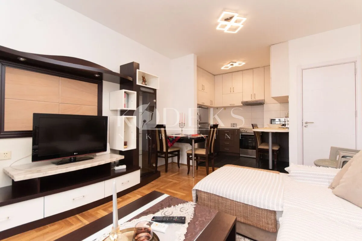 Rent, two bedroom apartment, 59m², 1 maj, Podgorica