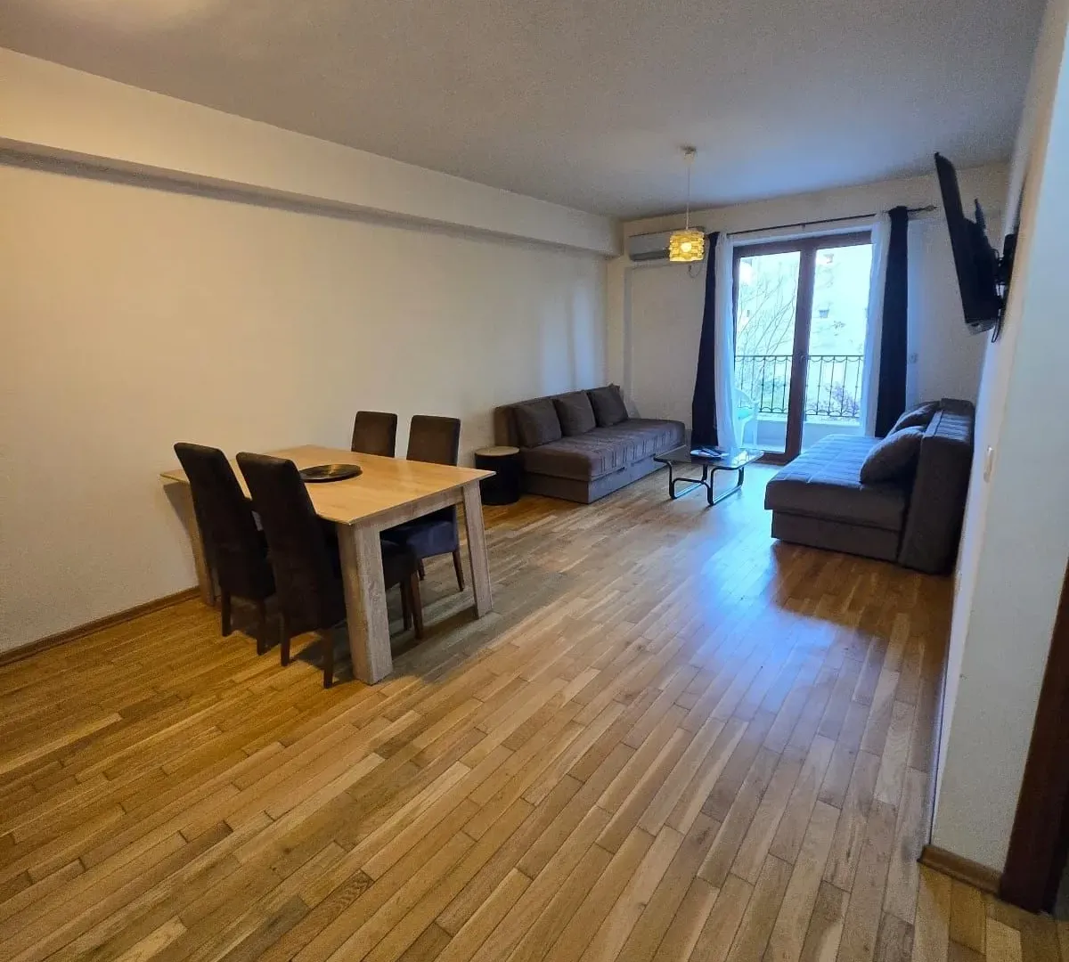 Izdavanje, jednosoban stan, 44m², Centar, Budva