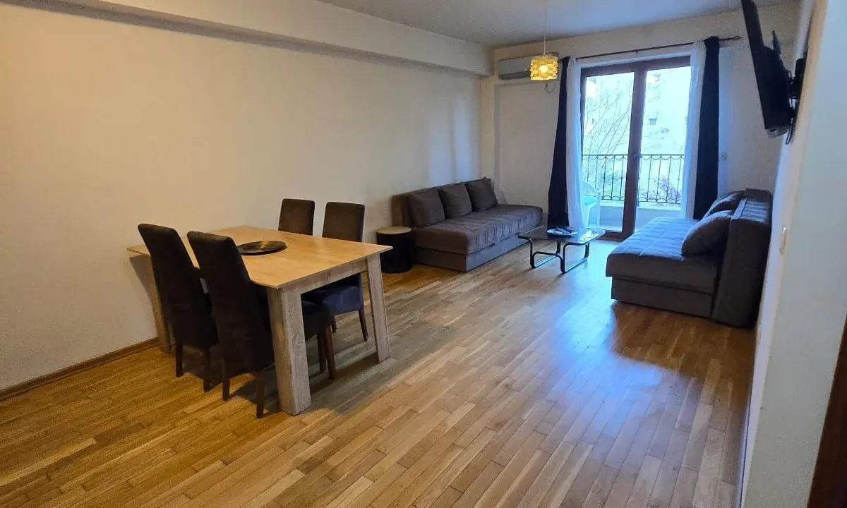 Izdavanje, jednosoban stan, 44m², Centar, Budva