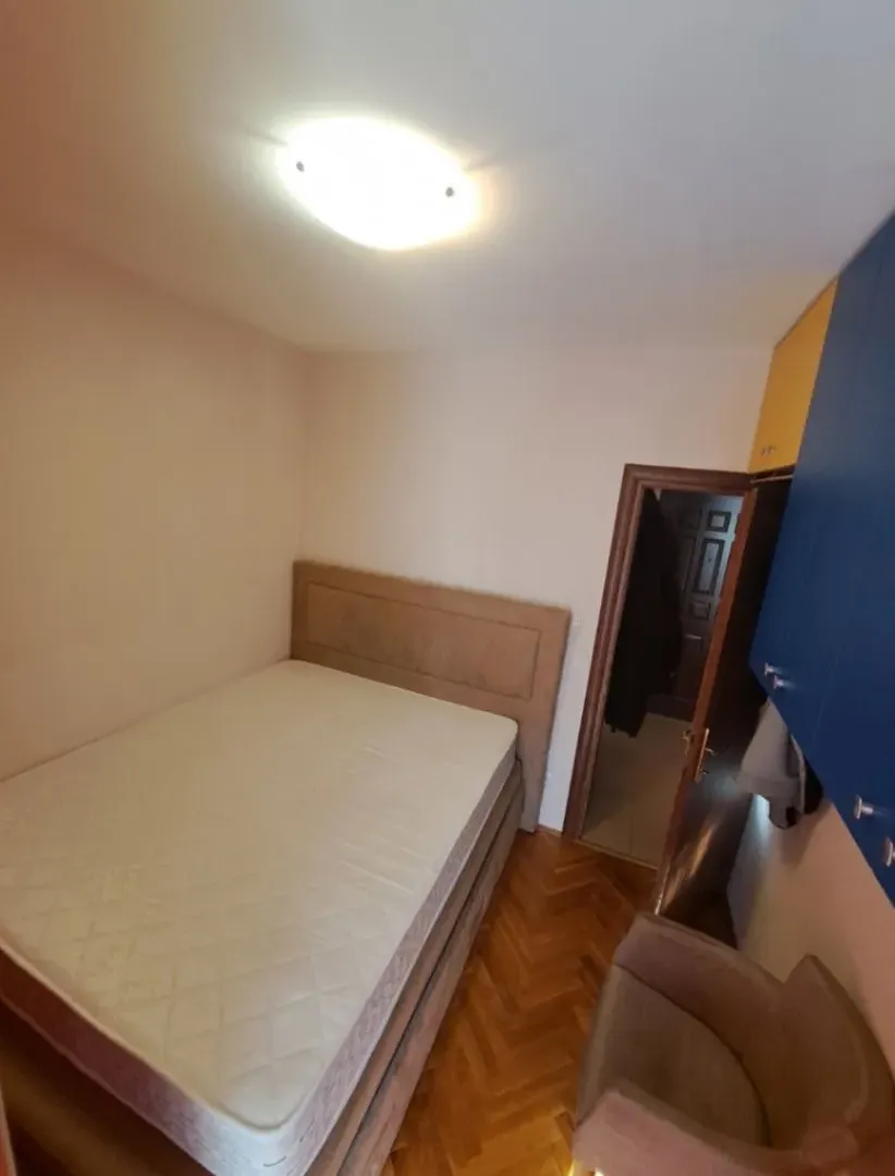Izdavanje, jednosoban stan, 38m², Blok 9, Podgorica