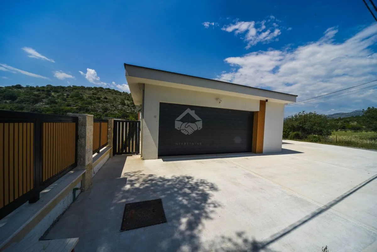 Izdavanje, kuća, 350m², Tuzi, Podgorica