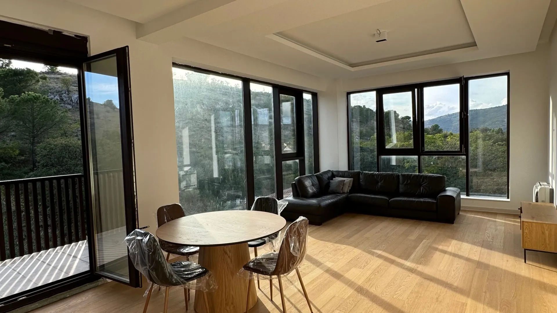Prodaja, stan, 271m², Gornja Gorica, Podgorica
