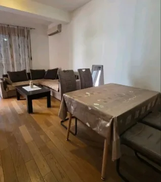 Izdavanje, jednosoban stan, 46m², Krivi Most, Podgorica - image 1