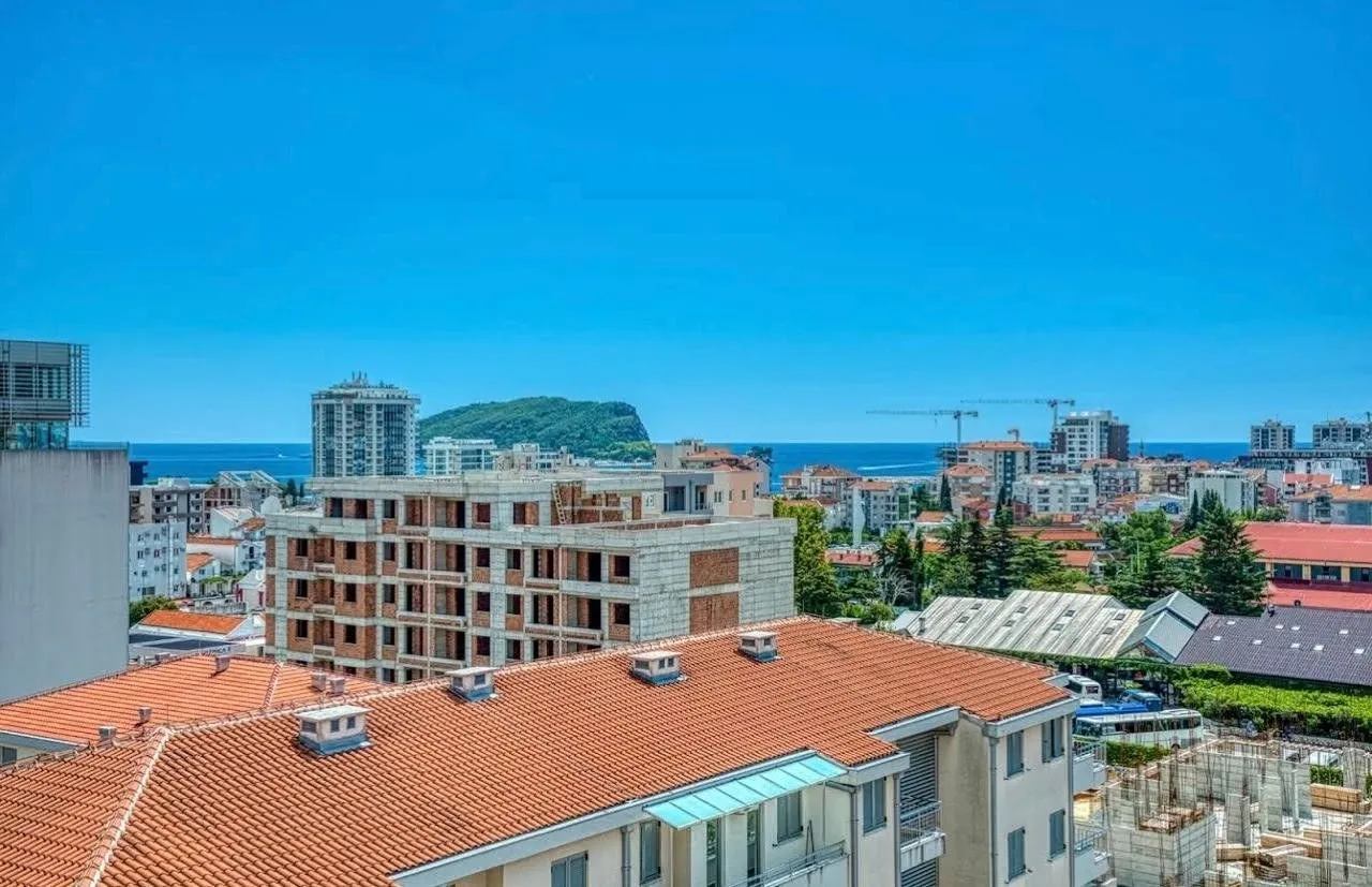 Prodaja, četvorosoban stan, 188m², Budva, Crna Gora