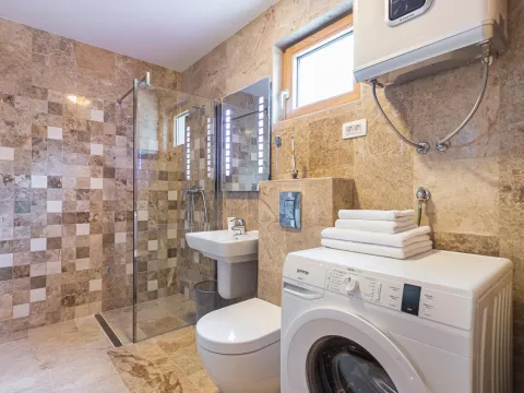 Sale, one bedroom apartment, 68m², Pržno, Budva - image 13