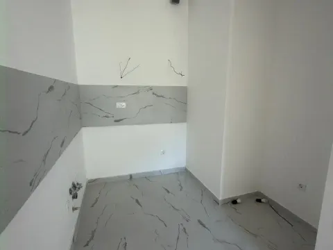 Sale, one bedroom apartment, 44m², Lazi, Budva - image 8