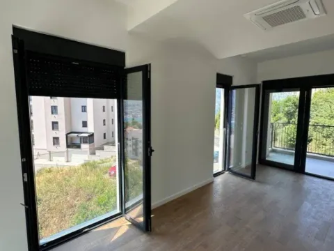 Prodaja, dvosoban stan, 72m², Dobrota, Kotor - image 3