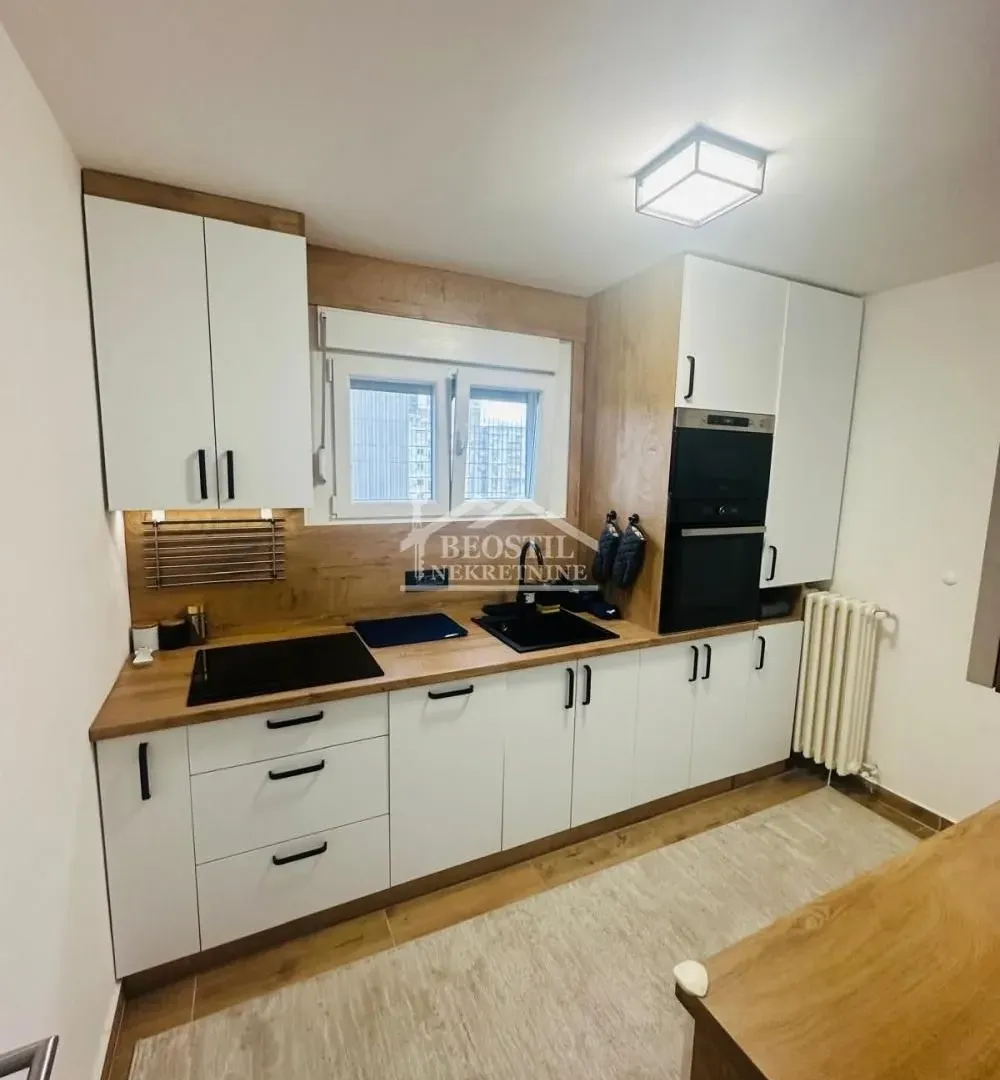 Sale, three bedroom apartment, 70m², Novi Beograd Blok 61, Novi Beograd Sve Podlokacije