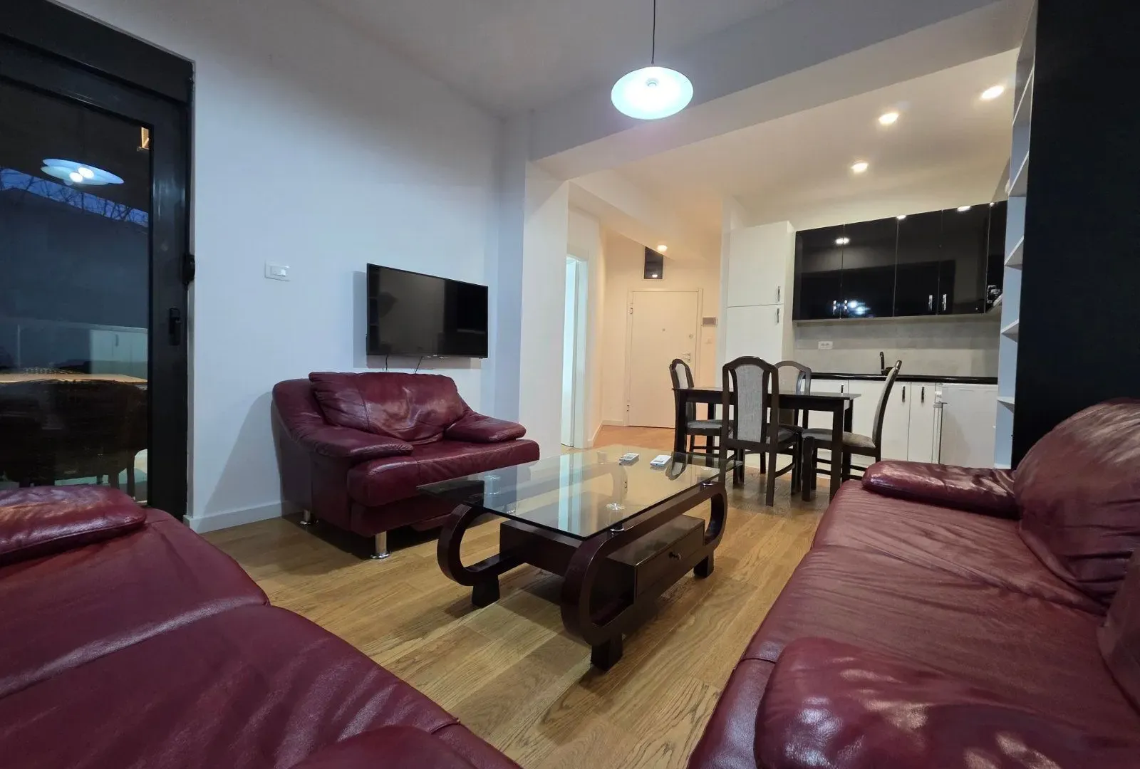 Izdavanje, jednosoban stan, 47m², Podgorica, Crna Gora