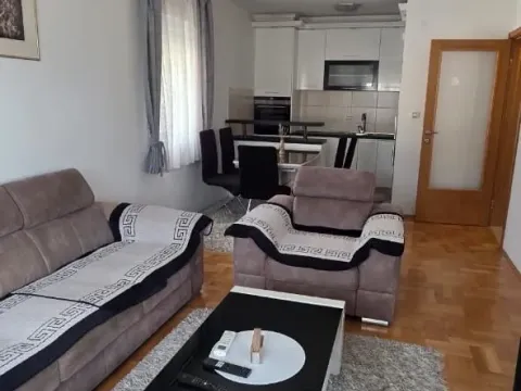Izdavanje, dvosoban stan, 76m², Seljanovo, Tivat - image 2