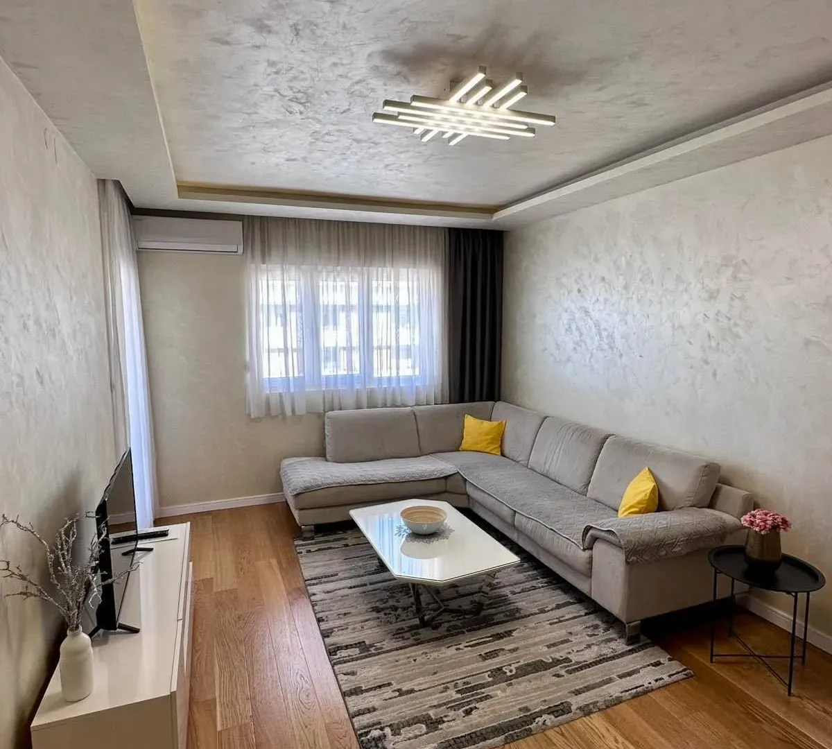 Rent, two bedroom apartment, 68m², Central Point, Podgorica