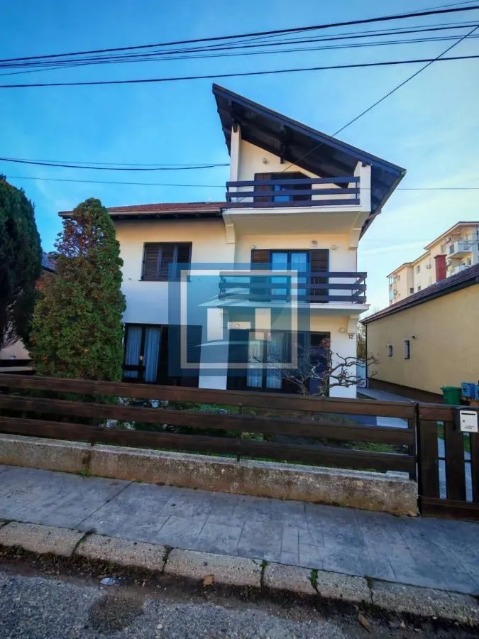 Izdavanje, kuća, 492m², Paraćin, Srbija