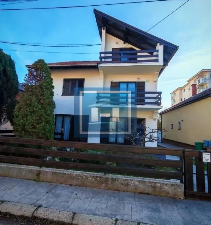 Izdavanje, kuća, 492m², Paraćin, Srbija