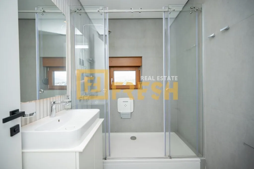 Sale, three bedroom apartment, 135m², Master Kvart, Podgorica