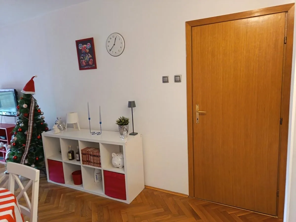 Prodaja, dvosoban stan, 61m², Cara Dušana, Novi Sad Sve Podlokacije