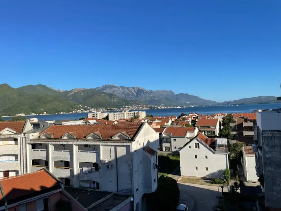 Rent, one bedroom apartment, 42m², Bijela, Herceg Novi