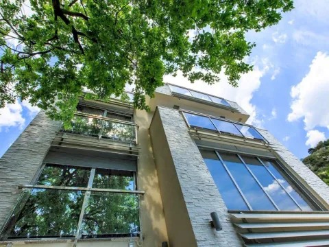 Izdavanje, kuća, 300m², Podkošljun, Budva - image 6