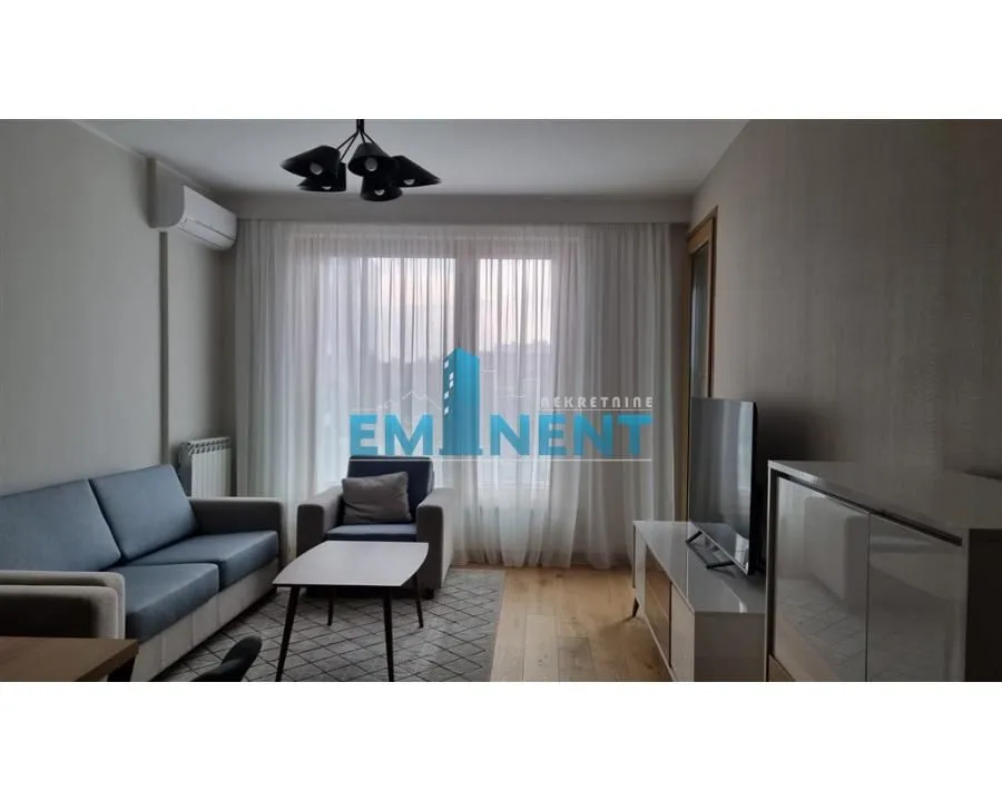 Izdavanje, trosoban stan, 70m², Novi Beograd Blok 65, Novi Beograd Sve Podlokacije