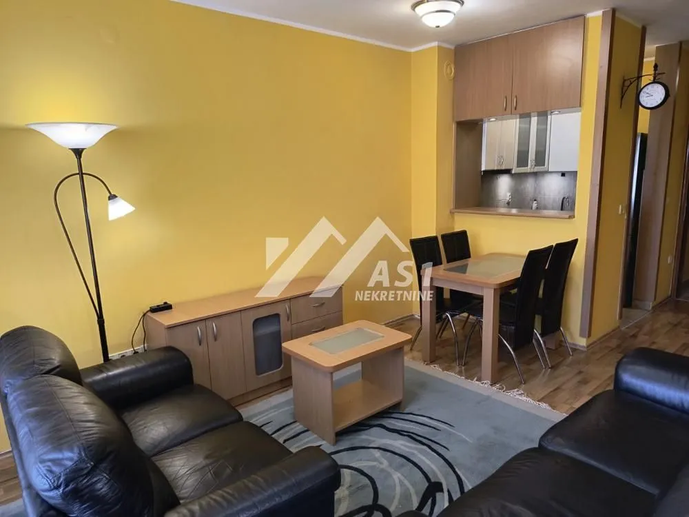 Izdavanje, dvosoban stan, 47m², Bulevar Oslobodjenja, Novi Sad Sve Podlokacije
