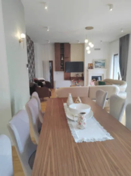 Izdavanje, kuća, 300m², Lapčići, Budva