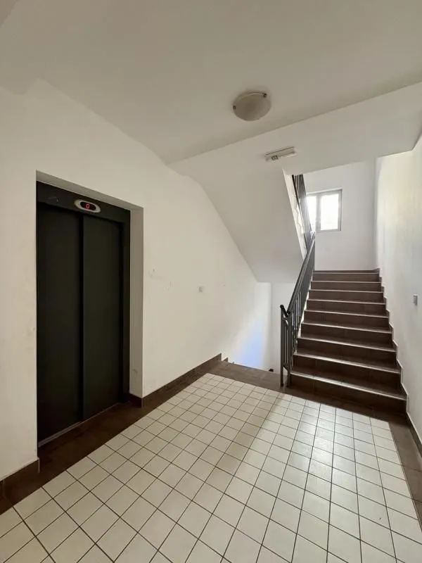 Prodaja, jednosoban stan, 38m², Lazi, Budva
