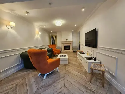Rent, two bedroom apartment, 150m², Gorica C, Podgorica - image 2