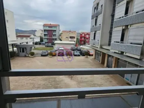 Rent, one bedroom apartment, 43m², Tološka šuma, Podgorica - image 11