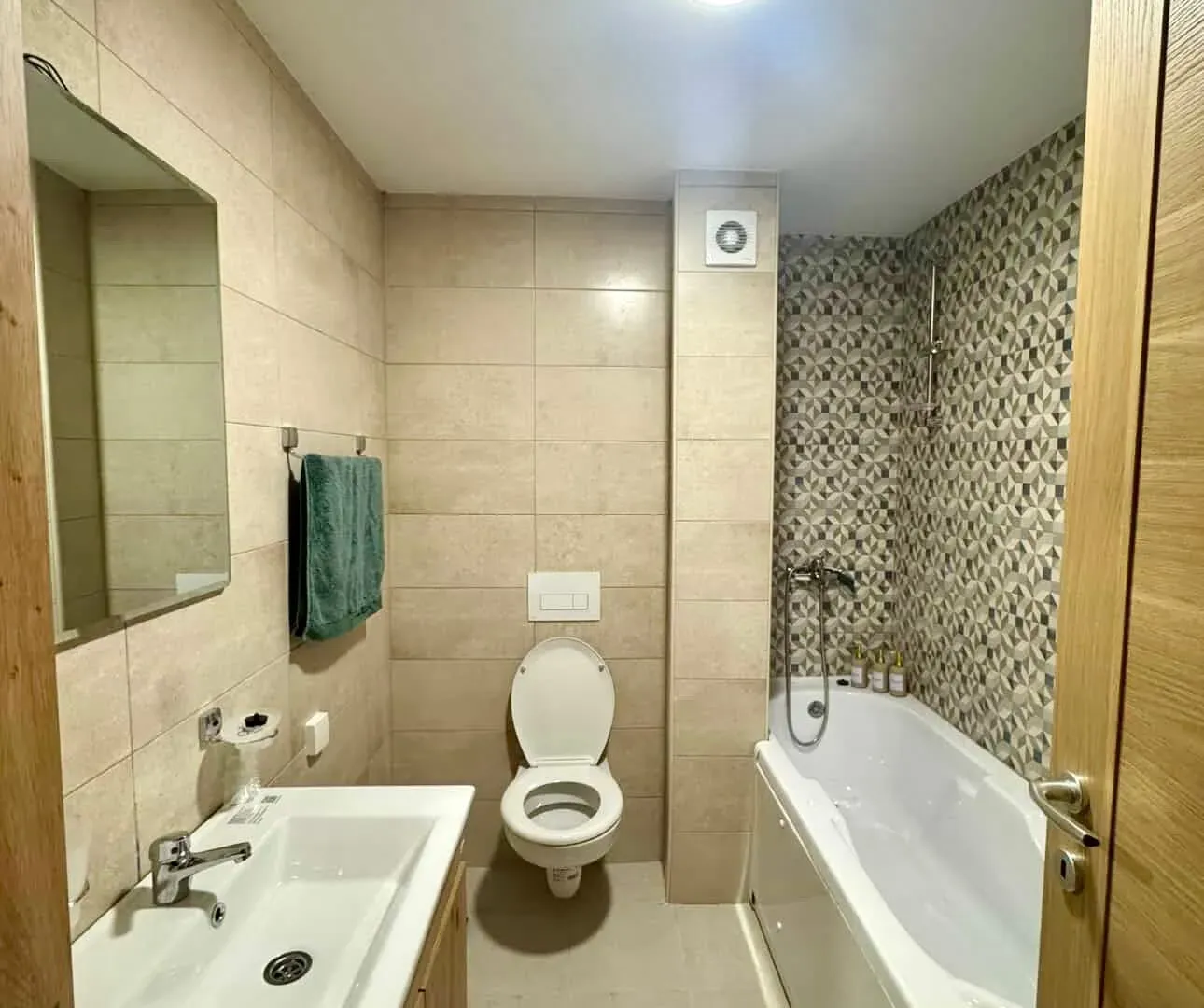 Izdavanje, jednosoban stan, 40m², Stari Aerodrom, Podgorica
