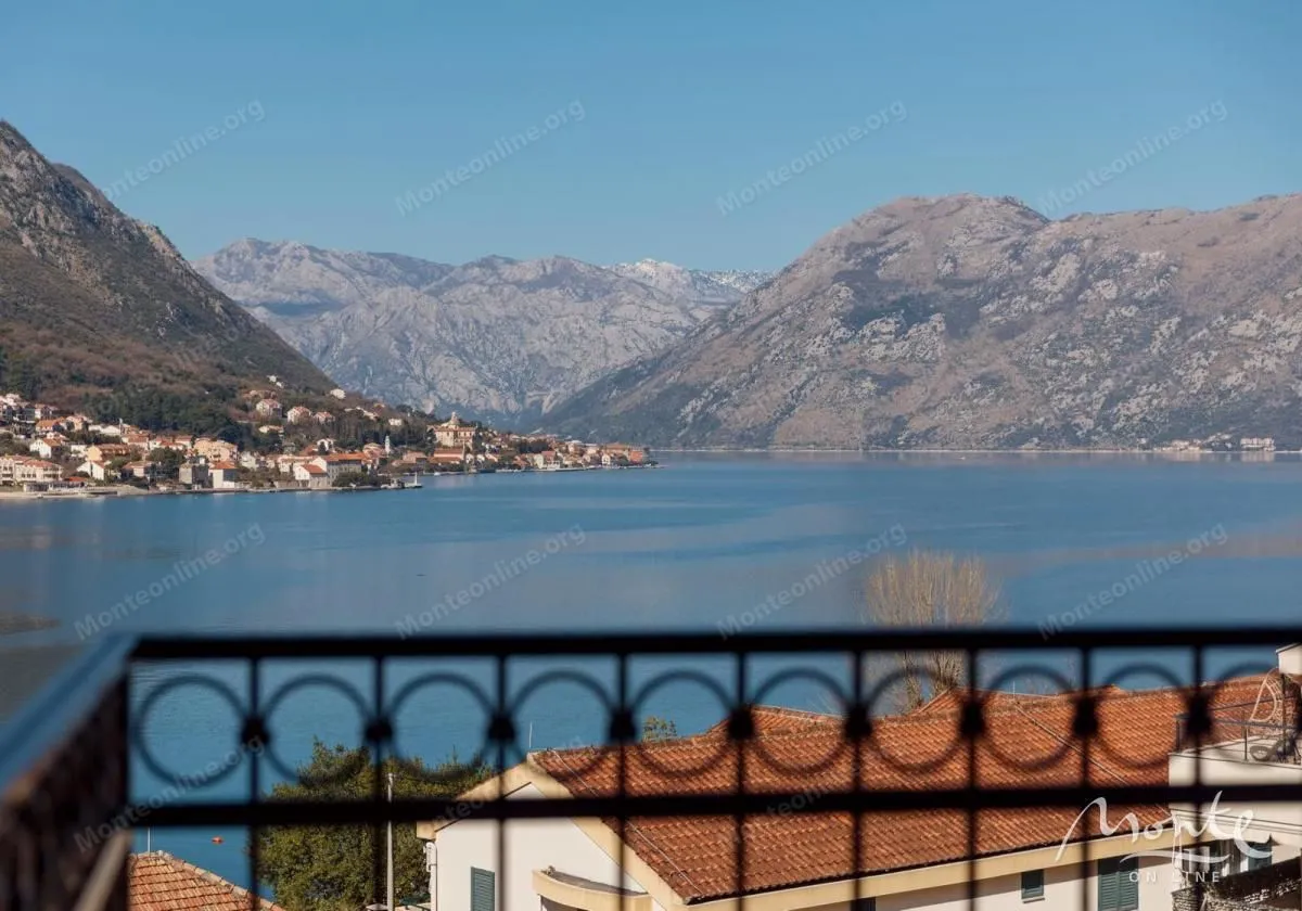 Prodaja, trosoban stan, 191m², Dobrota, Kotor