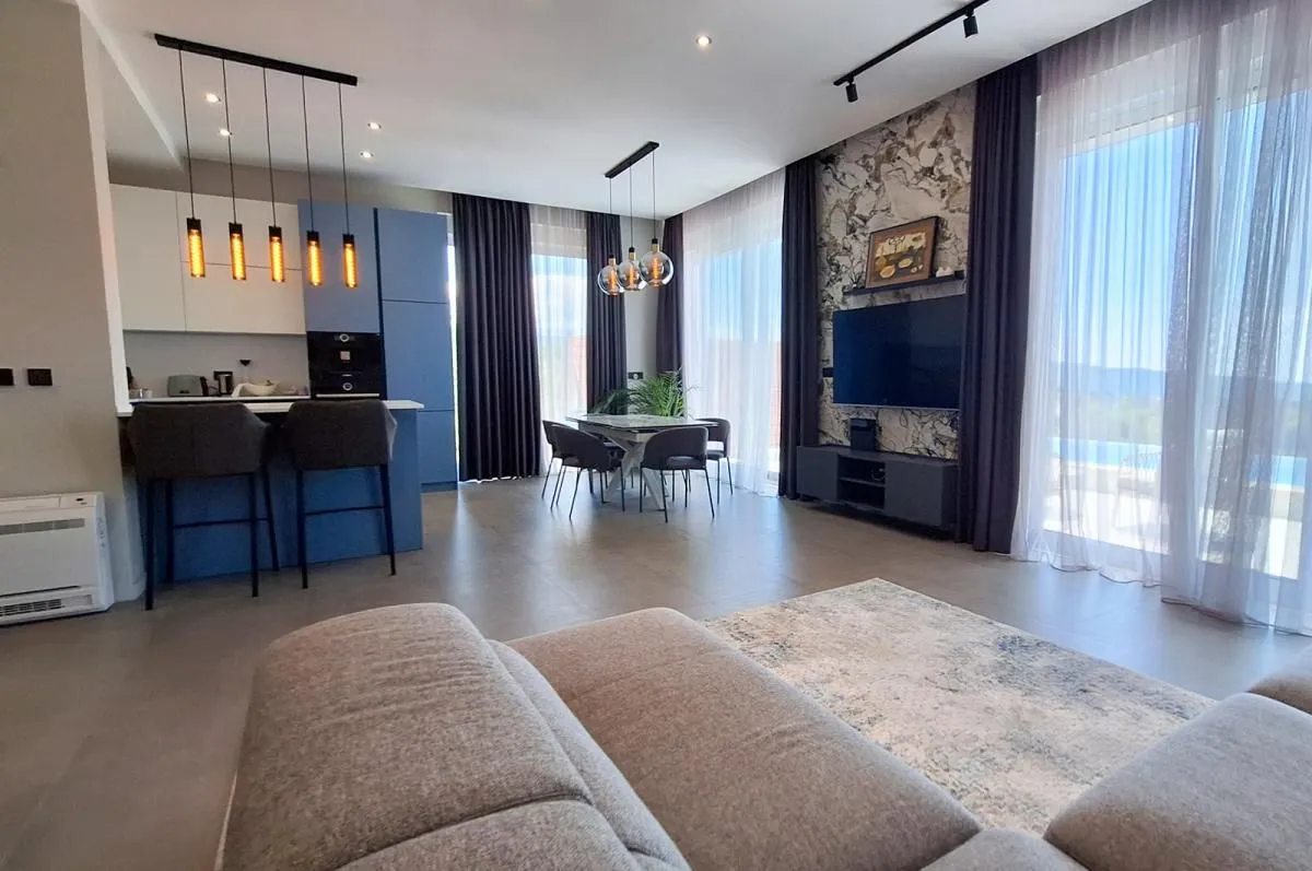 Prodaja, kuća, 320m², Herceg Novi, Crna Gora