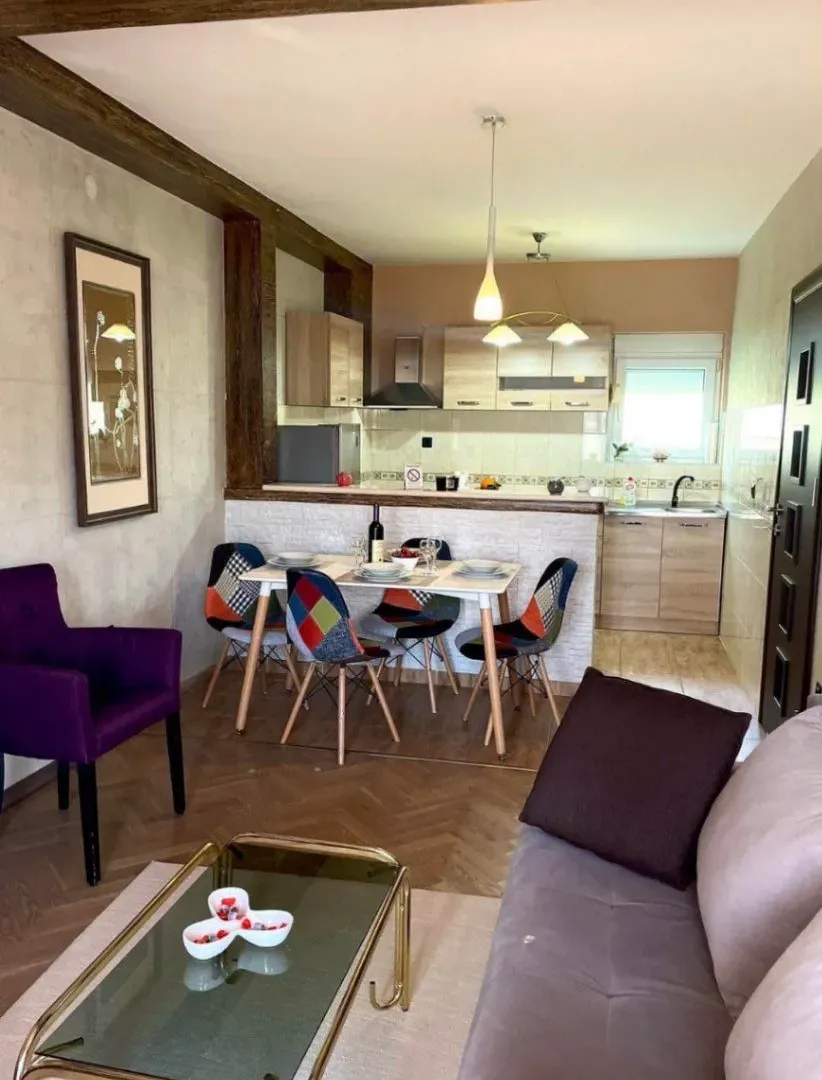 Izdavanje, jednosoban stan, 55m², Šušanj, Bar