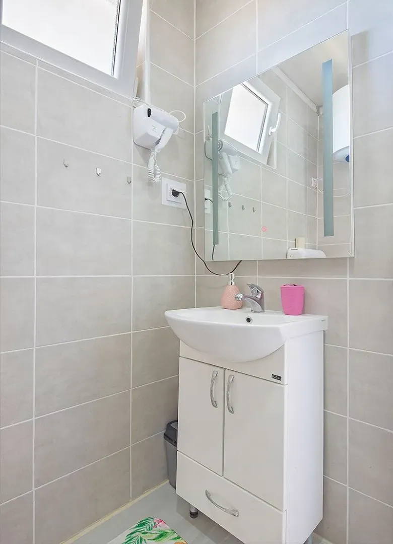 Rent, one bedroom apartment, 50m², Radanovići, Kotor