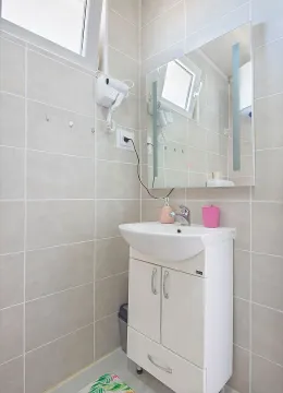 Rent, one bedroom apartment, 50m², Radanovići, Kotor - image 7