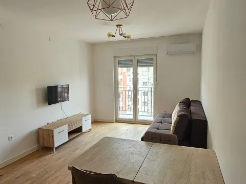 Rent, one bedroom apartment, 41m², Stari Aerodrom, Podgorica - image 1