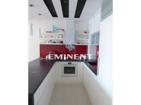 Izdavanje, trosoban stan, 70m², Uciteljsko Naselje, Zvezdara Sve Podlokacije - image 3