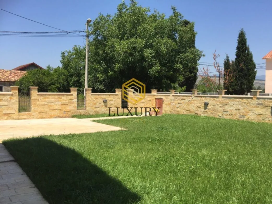 Rent, house, 320m², Donja Gorica, Podgorica