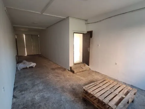 Rent, office space, 110m², Stari Aerodrom, Podgorica - image 13
