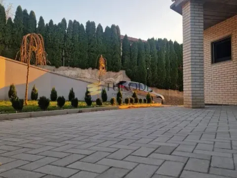 Prodaja, kuća, 550m², Sremska Kamenica, Petrovaradin - image 4