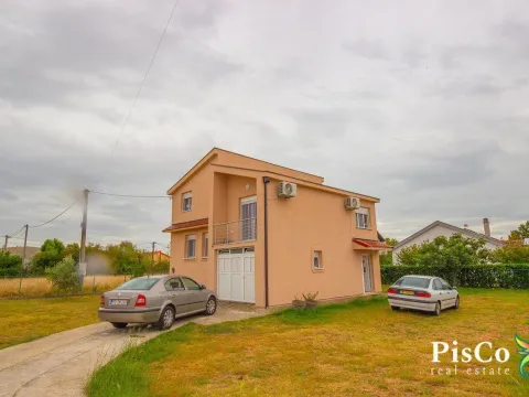 Prodaja, kuća, 200m², Donja Gorica, Podgorica - image 2