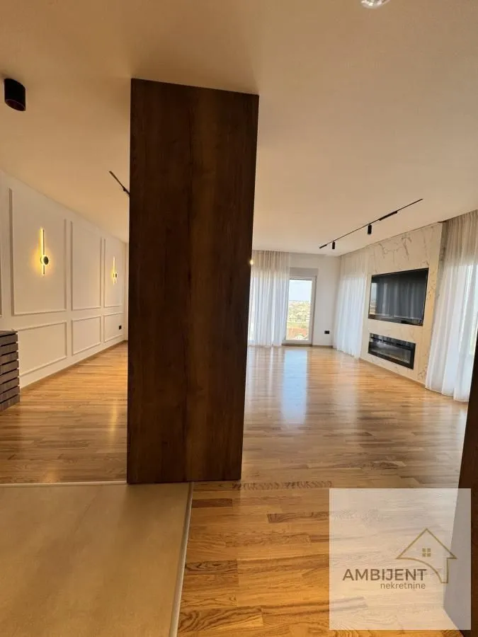 Prodaja, četvorosoban stan, 116m², Stari Banovci, Stara Pazova