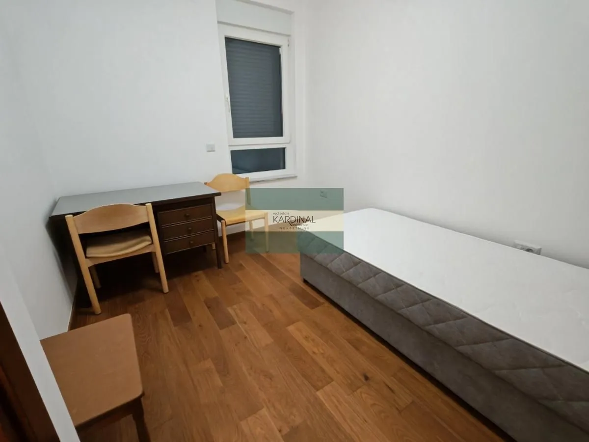 Izdavanje, jednosoban stan, 42m², Centar, Kragujevac