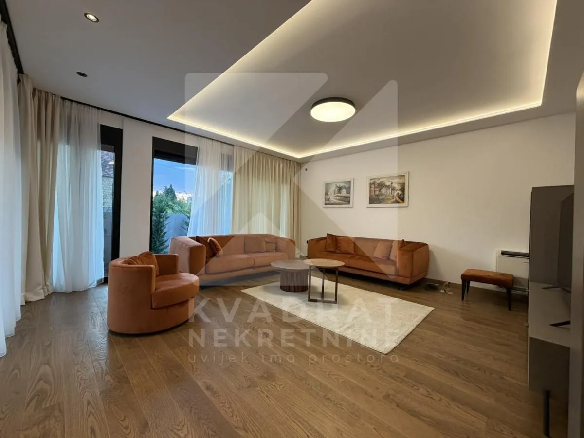 Sale, house, 225m², Gornja Gorica, Podgorica